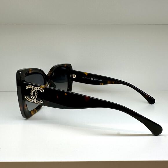 New CHANEL Sunglasses - Picture 7 of 16